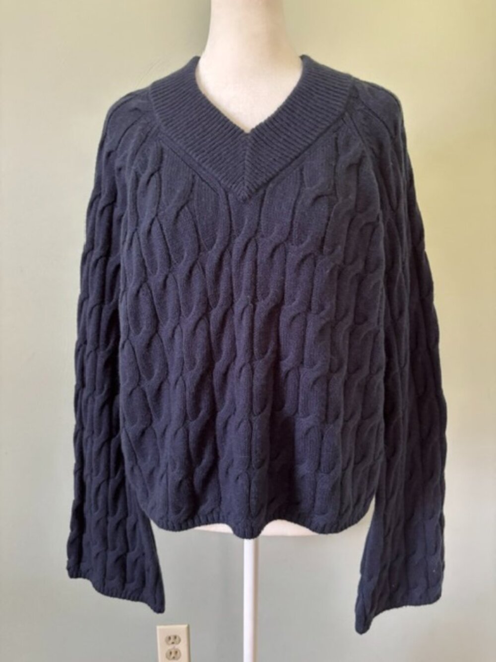 Old Navy Navy Blue Wool Blend V-Neck Cable Cropped Sweater w/Bell Sleeves Size L